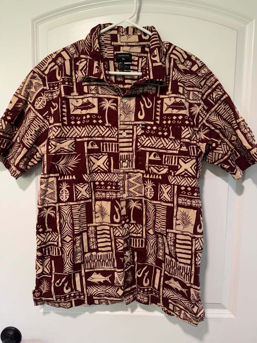 Burgundy Hawaiian Tiki Aloha Surf Shirt Tropical Coastal Y2K Men’s M